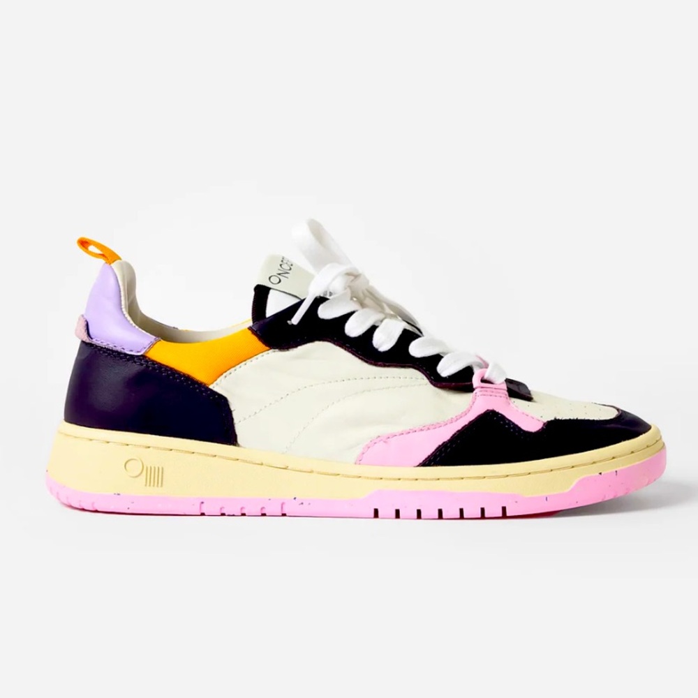 Oncept Phoenix sneaker size 7